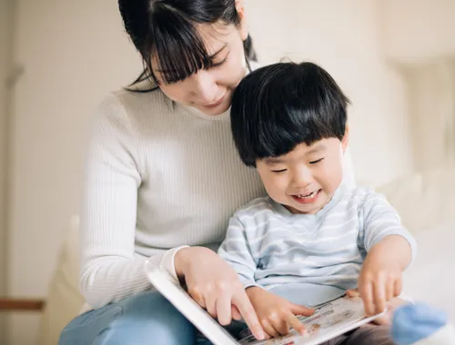 絵本の読み聞かせ